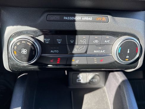 Certified 2022 Ford Escape SE w/ Cold Weather Package image 25