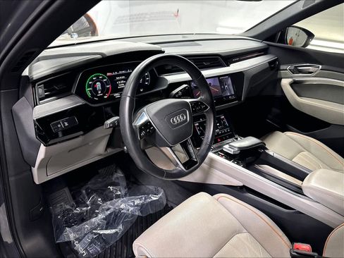 Used 2024 Audi Q8 e-tron Prestige w/ Prestige Package AWD/4WD image 15