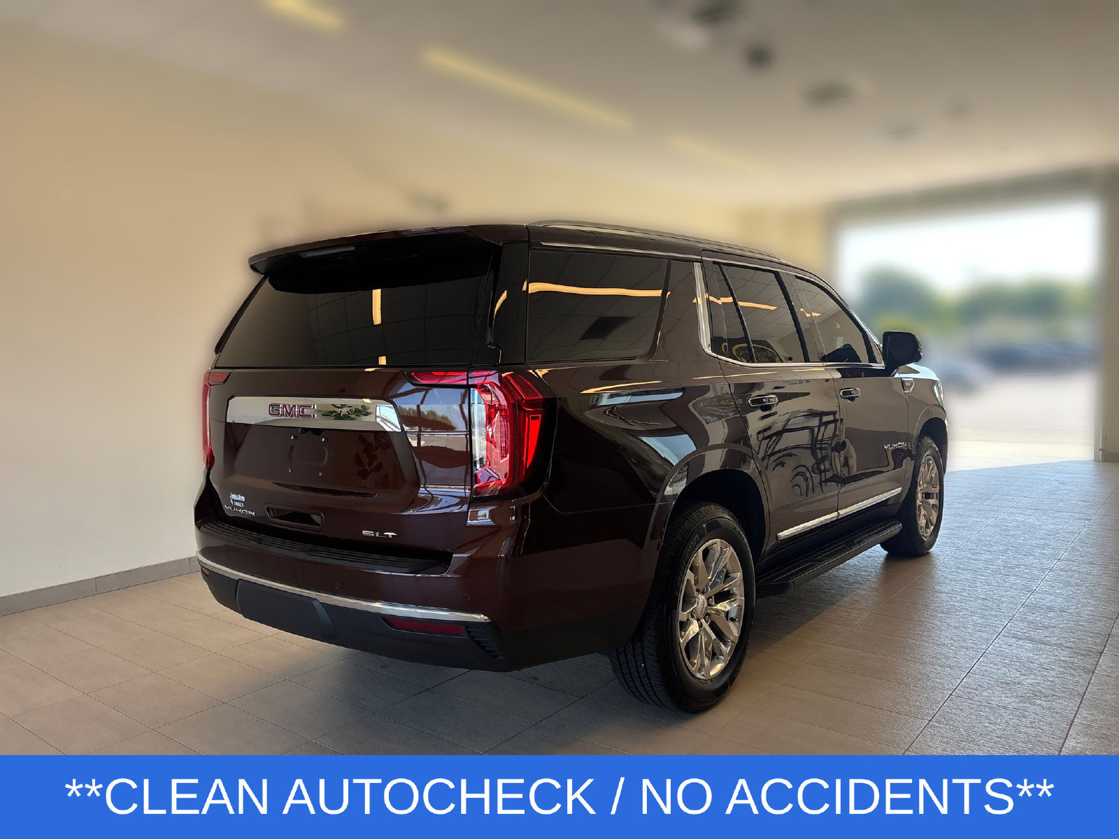 Used 2022 GMC Yukon SLT w/ SLT Premium Package AWD/4WD image 3