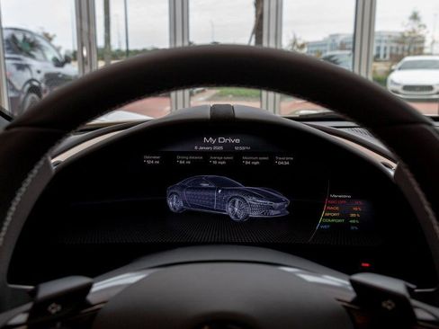 Used 2024 Ferrari Roma Spider image 24