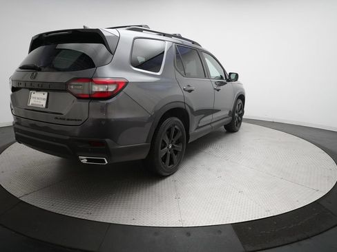 Certified 2025 Honda Pilot Black Edition image 37
