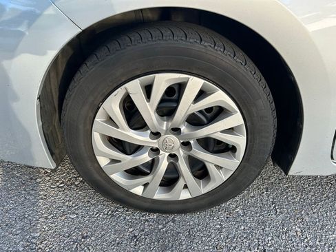 Used 2017 Toyota Corolla LE FWD image 10