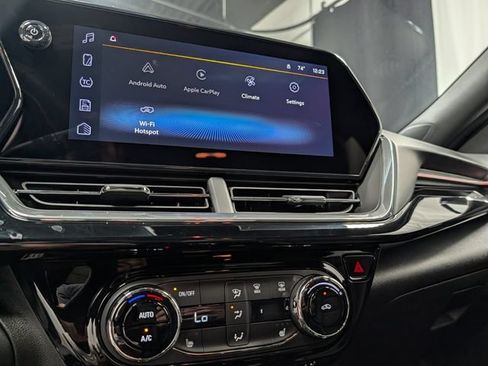 New 2026 Chevrolet Trax RS w/ Sunroof Package FWD image 24