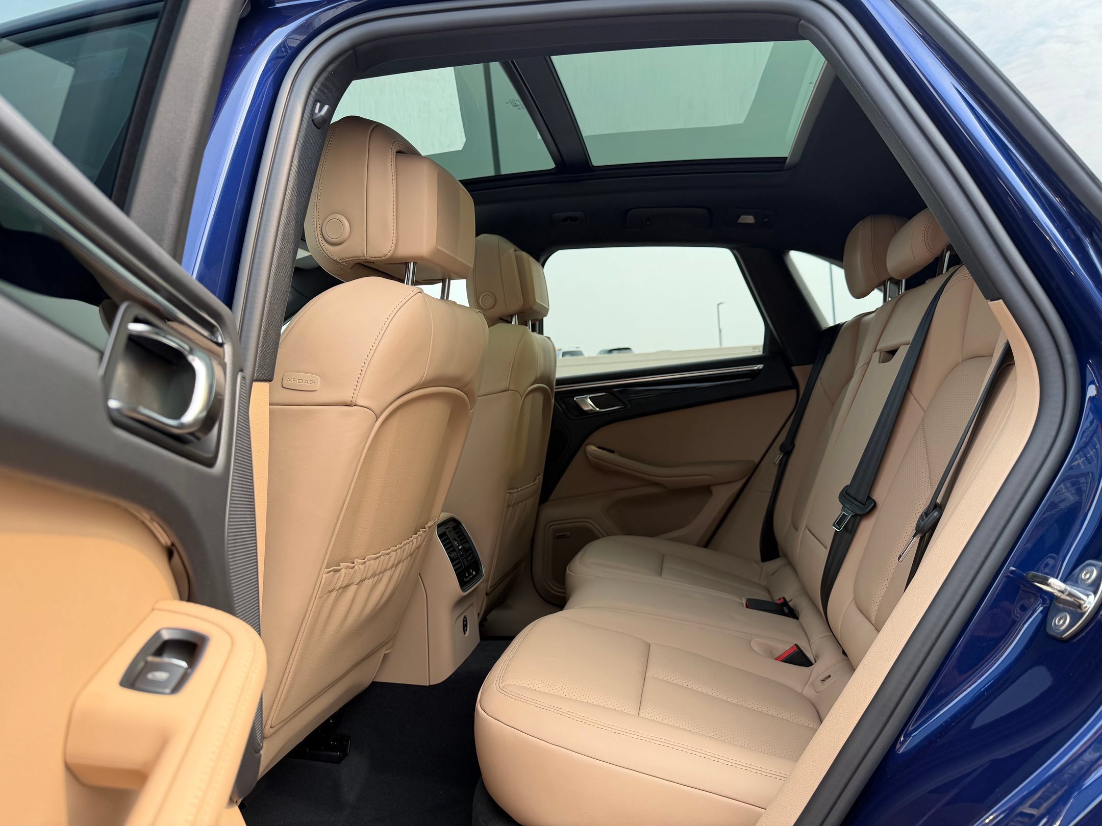 Used 2026 Porsche Macan AWD/4WD image 46