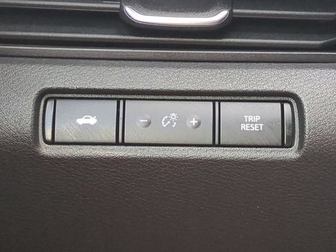 Used 2024 Nissan Altima 2.5 S FWD image 18