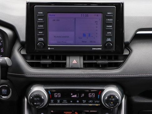 Used 2022 Toyota RAV4 XLE w/ Carpet Mat Package (TMS) AWD/4WD image 15