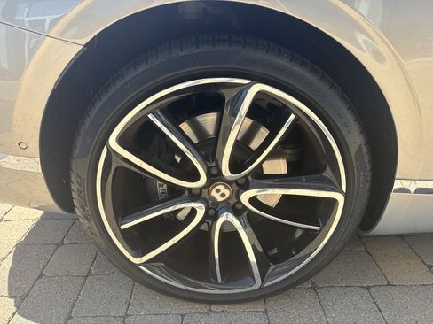 Used 2020 Bentley Continental GT image 30