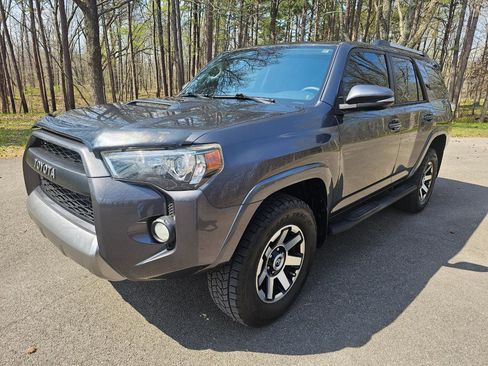 Used 2018 Toyota 4Runner TRD Off-Road Premium image 12