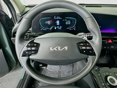 Used 2023 Kia Niro EX FWD image 19