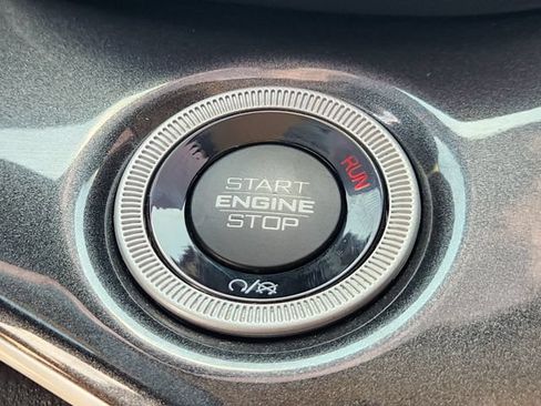 Used 2022 Jeep Grand Cherokee Laredo w/ Luxury Tech Group I AWD/4WD image 20