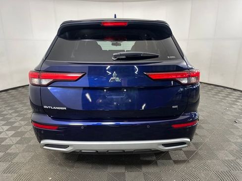 Used 2024 Mitsubishi Outlander SE Black Edition image 4