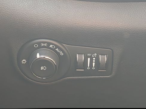 Used 2023 Jeep Compass Trailhawk AWD/4WD image 19