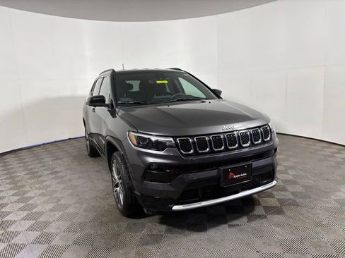Used 2024 Jeep Compass Limited w/ Elite Group AWD/4WD image 1