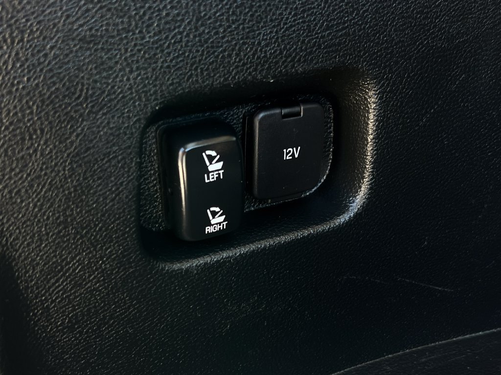 Used 2018 Ford Edge Titanium w/ Equipment Group 302A FWD image 21