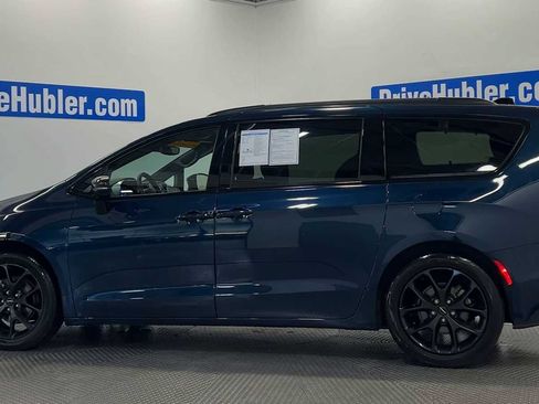 Used 2025 Chrysler Pacifica Limited FWD image 5