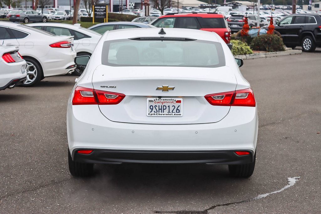 Used 2025 Chevrolet Malibu LS FWD image 3