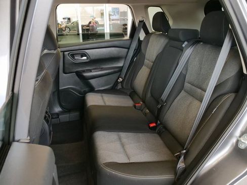 Used 2025 Nissan Rogue SV image 12