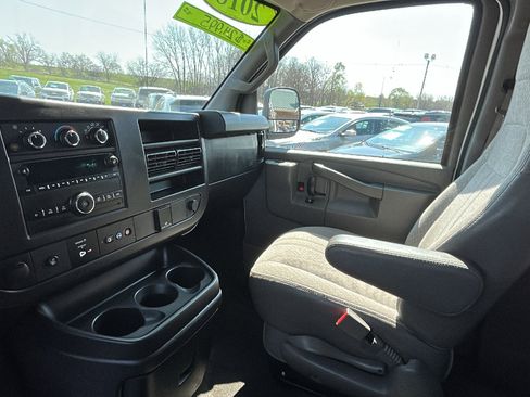 Used 2018 Chevrolet Express 3500 LT w/ LT Preferred Equipment Group image 24