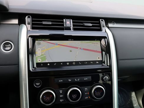 Used 2018 Land Rover Discovery HSE AWD/4WD image 21