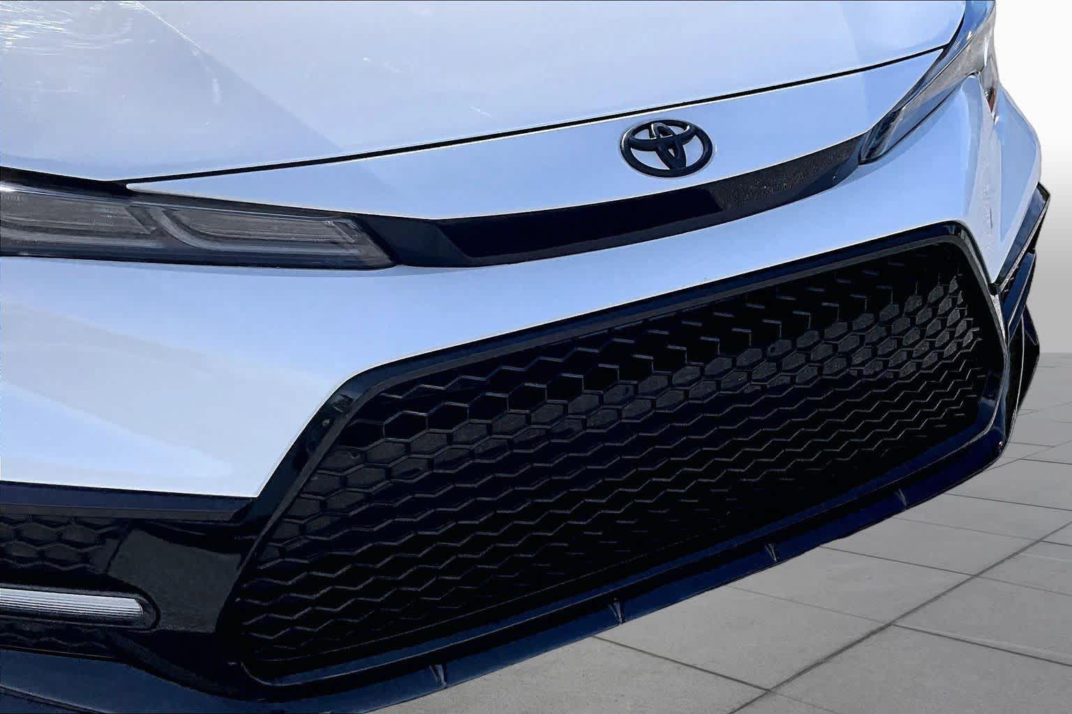 Used 2022 Toyota Corolla SE FWD image 29