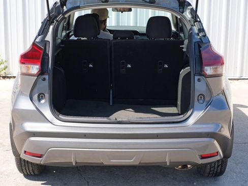 Used 2021 Nissan Kicks S image 9