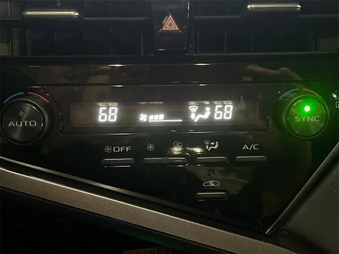 Used 2024 Toyota Camry image 16