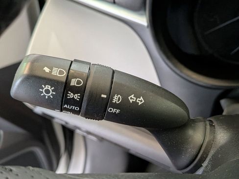 Used 2021 Toyota Sienna Limited FWD image 30