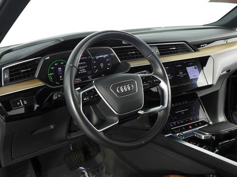 Used 2024 Audi Q8 e-tron Premium Plus w/ Premium Plus Package AWD/4WD image 31