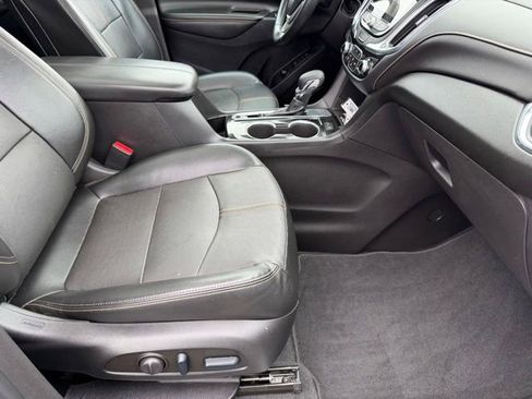 Used 2023 Chevrolet Equinox Premier FWD image 12