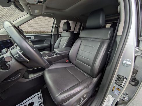 Used 2025 Hyundai Santa Fe Limited FWD image 25
