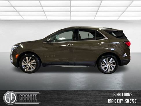Used 2023 Chevrolet Equinox Premier AWD/4WD image 2