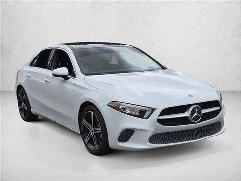 Used 2020 Mercedes-Benz A 220 image 3