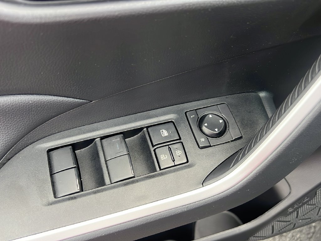 Used 2024 Toyota RAV4 LE FWD image 12