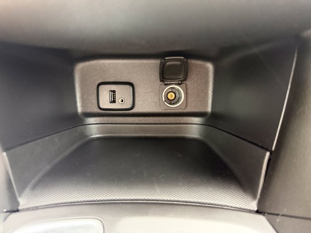 Used 2018 Chevrolet Equinox LT FWD image 27