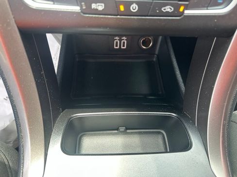 Used 2019 Ford Fusion SE FWD image 20