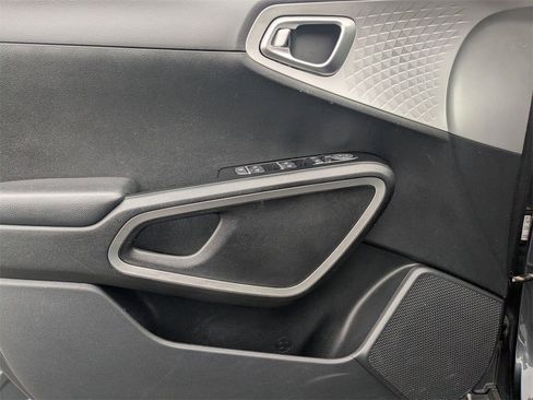 Used 2024 Kia Soul LX w/ Option Group 015 image 13