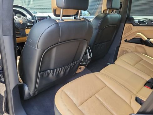 Used 2014 Porsche Cayenne AWD/4WD image 22