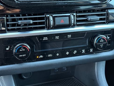 Used 2024 Nissan Pathfinder SV image 23