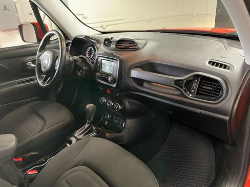 Used 2017 Jeep Renegade Altitude AWD/4WD image 14