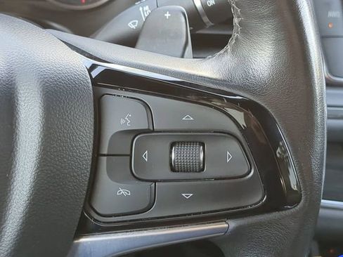 Used 2024 Buick Enclave Premium image 32