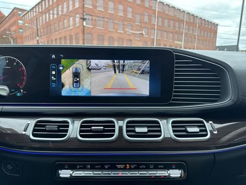 Certified 2025 Mercedes-Benz GLS 450 4MATIC image 34