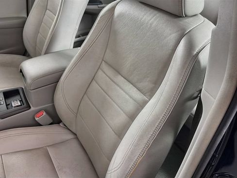 Used 2016 Toyota Camry XLE w/ Moonroof Package FWD image 25