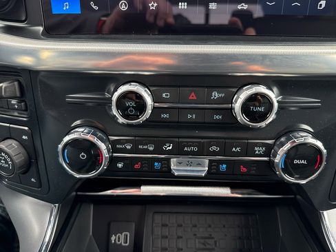 New 2025 Ford F150 Lariat w/ Equipment Group 502A High AWD/4WD image 39