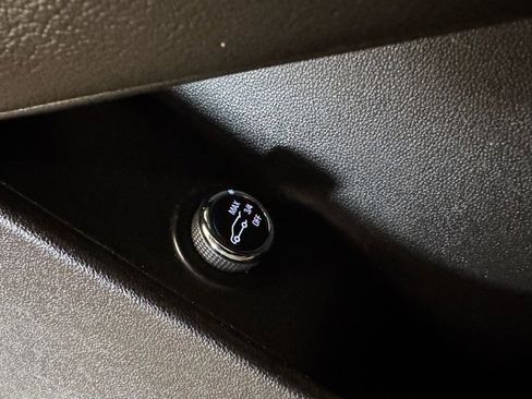 Used 2017 Cadillac XT5 Luxury w/ Driver Awareness Package image 14