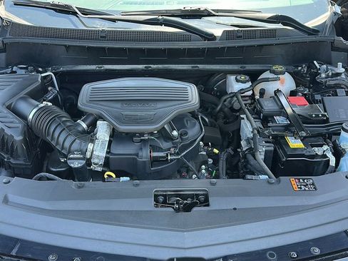 Used 2024 Cadillac XT6 Sport w/ Technology Package AWD/4WD image 35