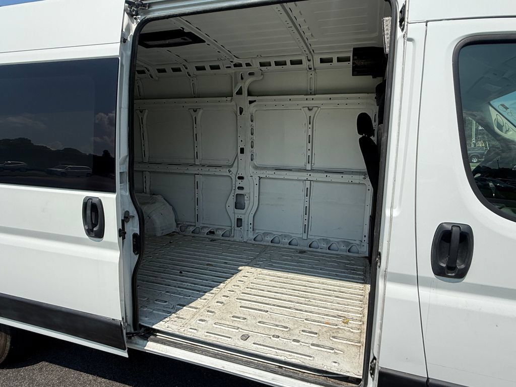 Used 2023 RAM ProMaster 2500 w/ Interior LED Lighting Group FWD image 13