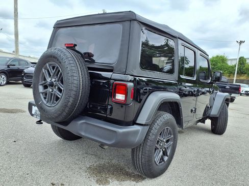 Used 2022 Jeep Wrangler Unlimited Sport AWD/4WD image 29