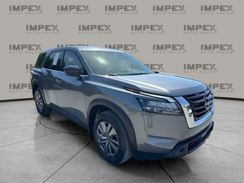 Used 2025 Nissan Pathfinder S FWD image 7