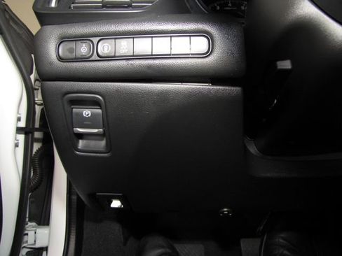 Used 2021 Acura TLX image 9