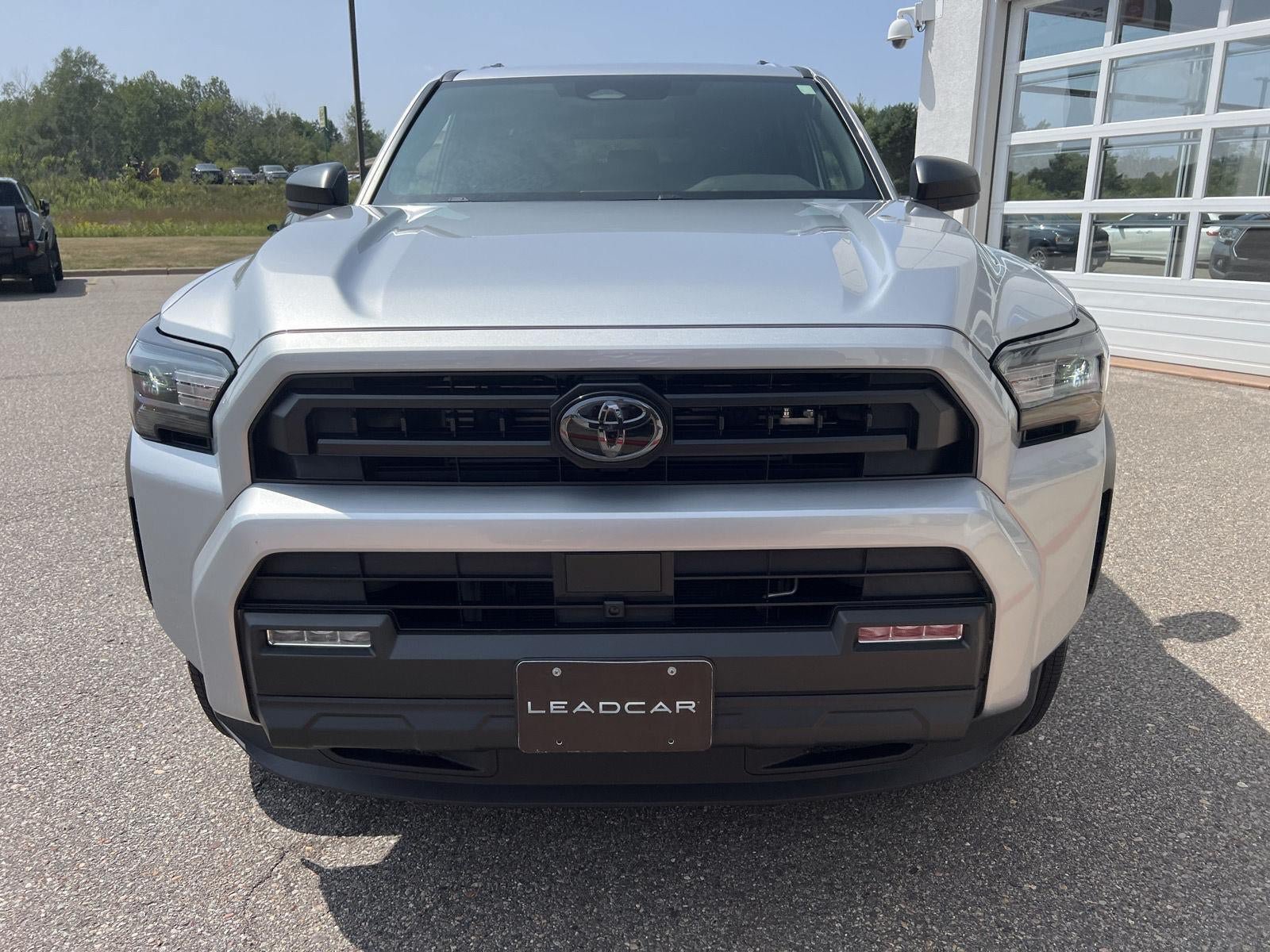 Used 2025 Toyota 4Runner SR5 AWD/4WD image 9